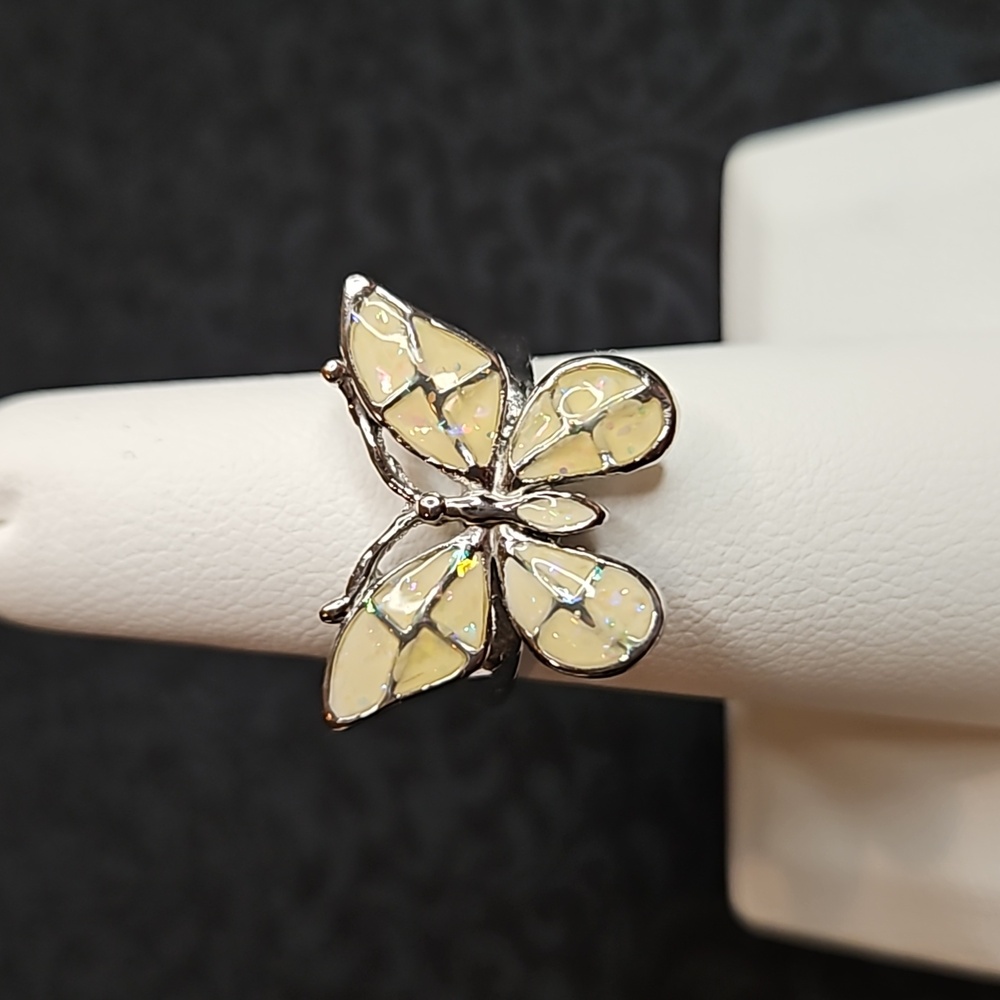 Vintage Silver Tone Iridescent Cream Enamel Butterfly Ring Size 7 - Picture 4 of 5